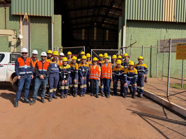 Hexagono recebe premio de melhor desempenho em ssma da samarco 2